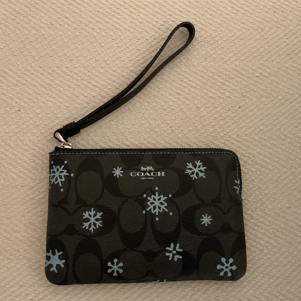 New! Coach Wristlet In Signature Canvas With Snowflake Print
